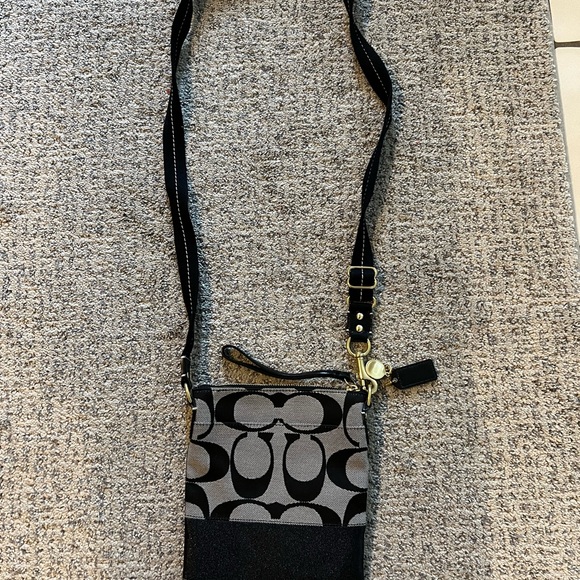 Coach Crossbody Bag - Picture 2 of 4